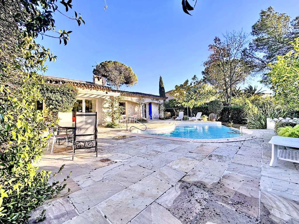 VILLA DE PLAIN PIED VALESCURE