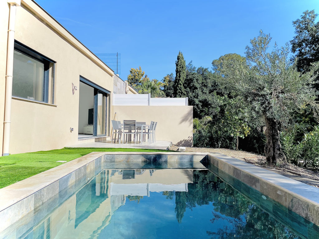 Villa neuve 4 chambres, piscine et garage – Boulouris