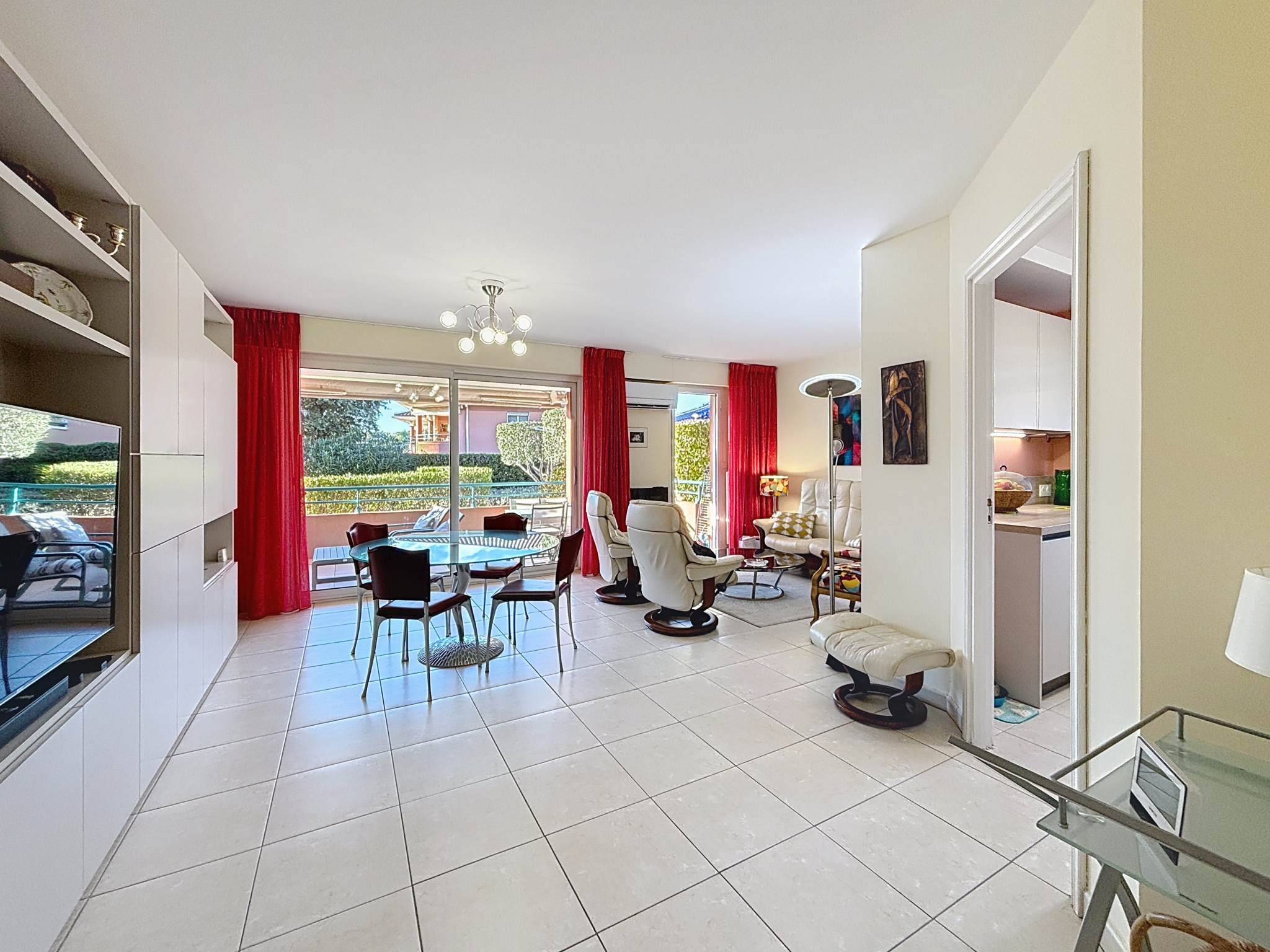 APPARTEMENT DE STANDING – 3 PIECES – VALESCURE LES GOLFS