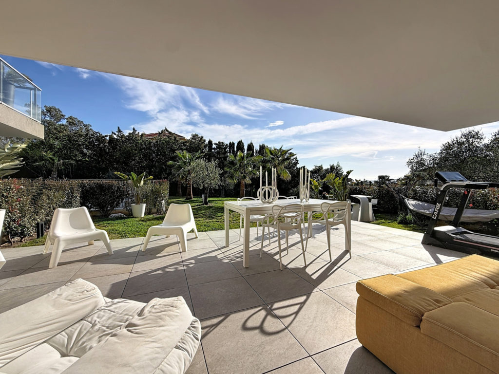 Valescure rez-de-jardin !