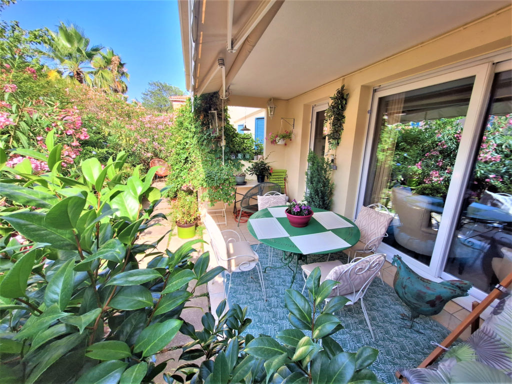 APPARTEMENT 3 PIECES REZ DE JARDIN