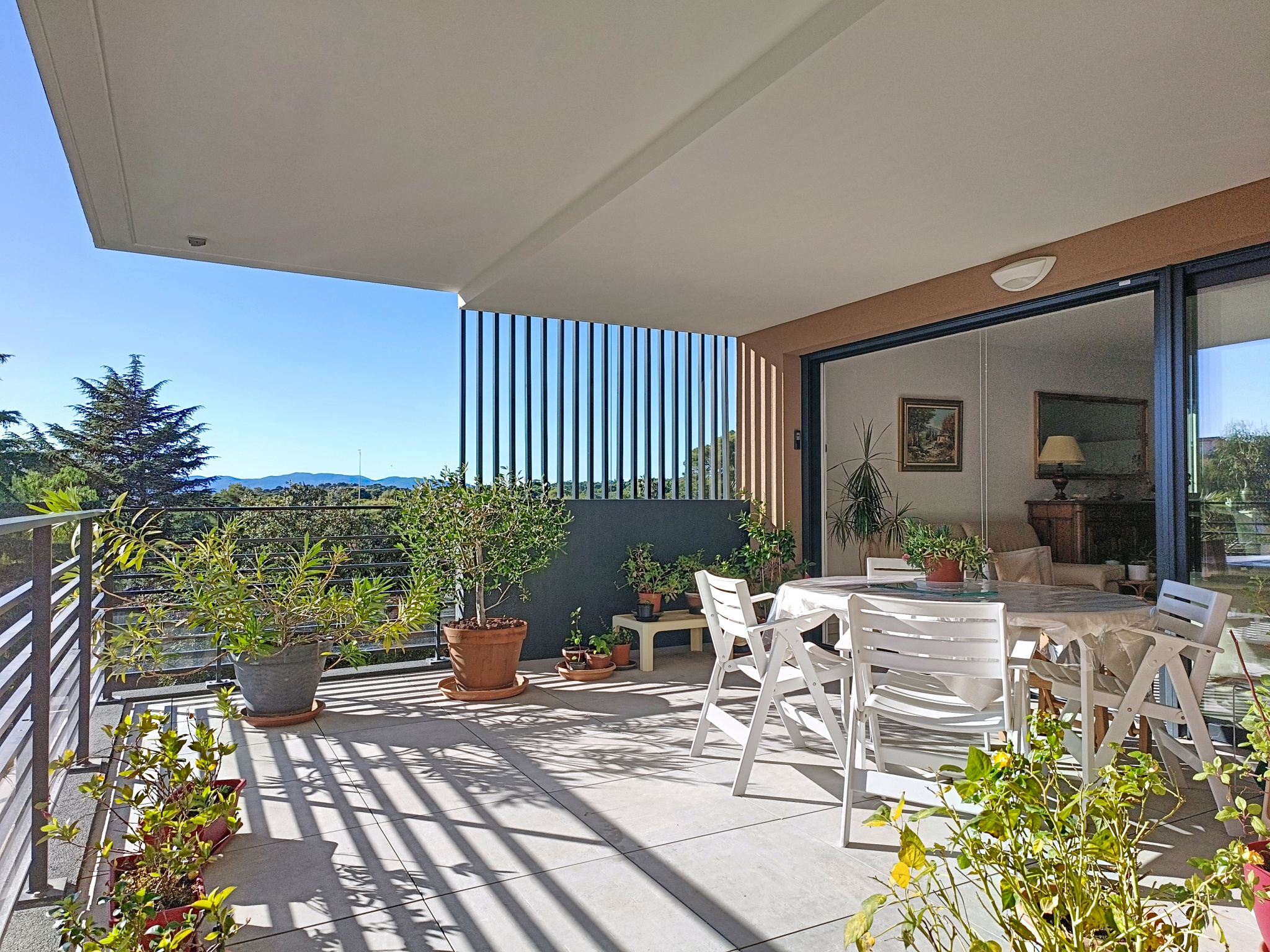 SUPERBE 3 PIECES RECENT – BORD DE MER BOULOURIS
