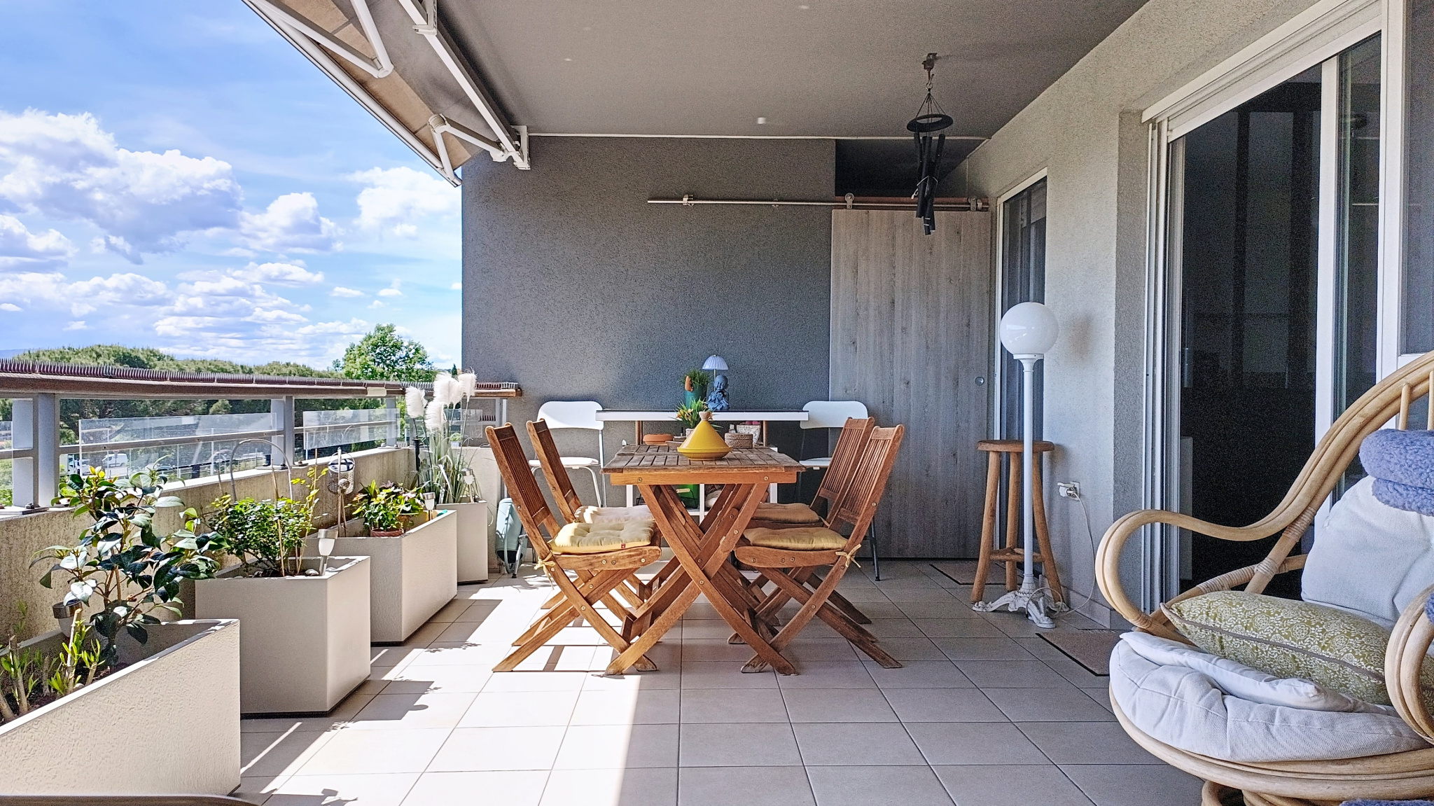 APPARTEMENT SPACIEUX ET LUMINEUX – ETAT IMPECCABLE