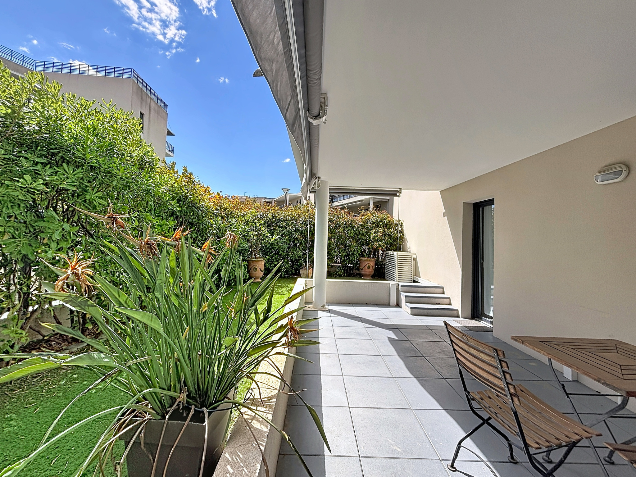 APPARTEMENT DE STANDING – 3 PIECES – GARAGE