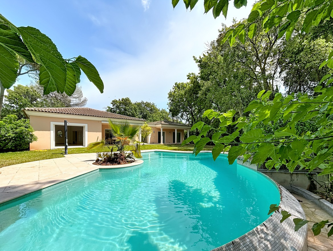 VILLA 231 M2 DE PLAIN PIED – VALESCURE