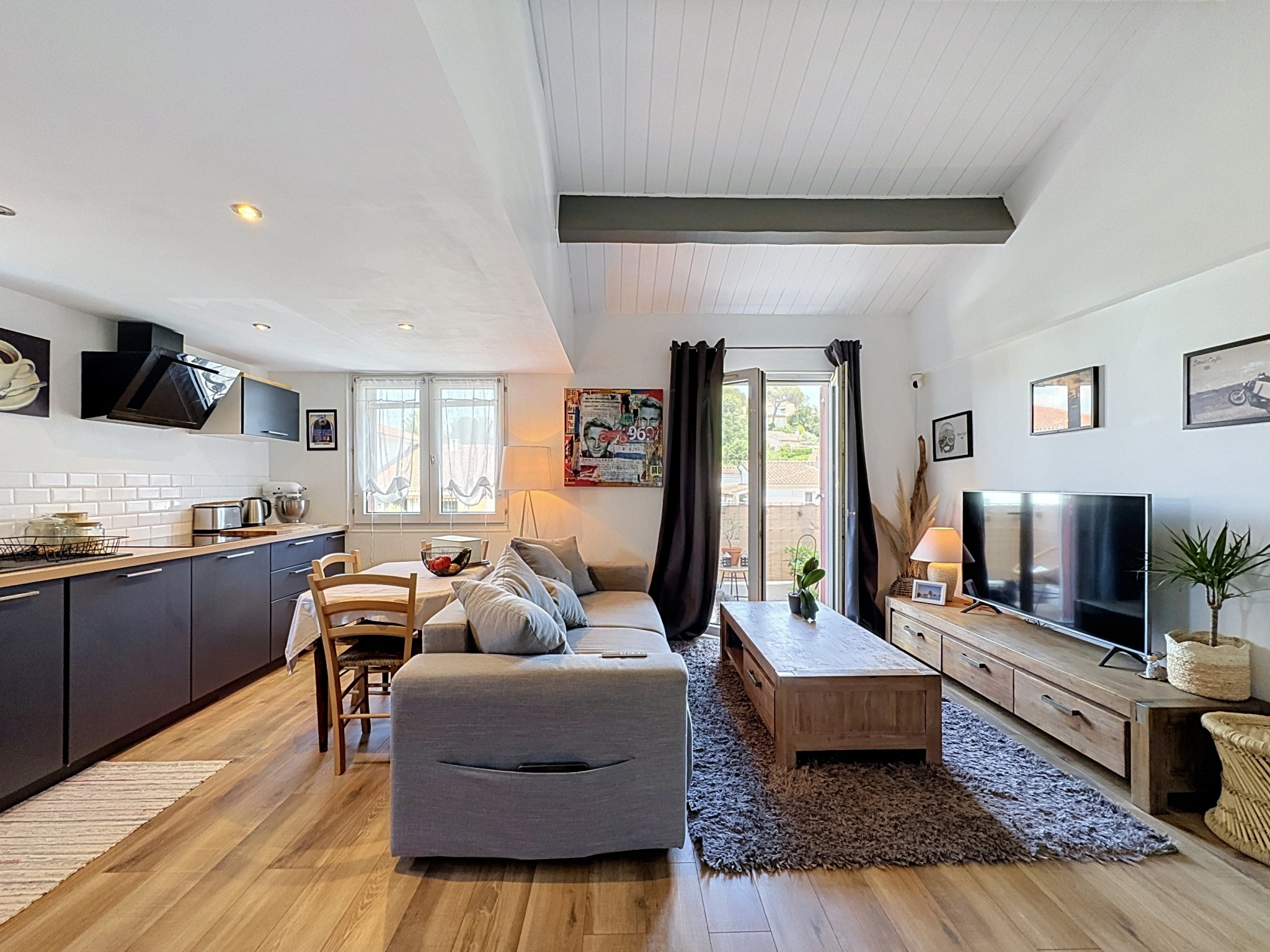 F3 en duplex et en parfait état – centre de St Raphaël à pie