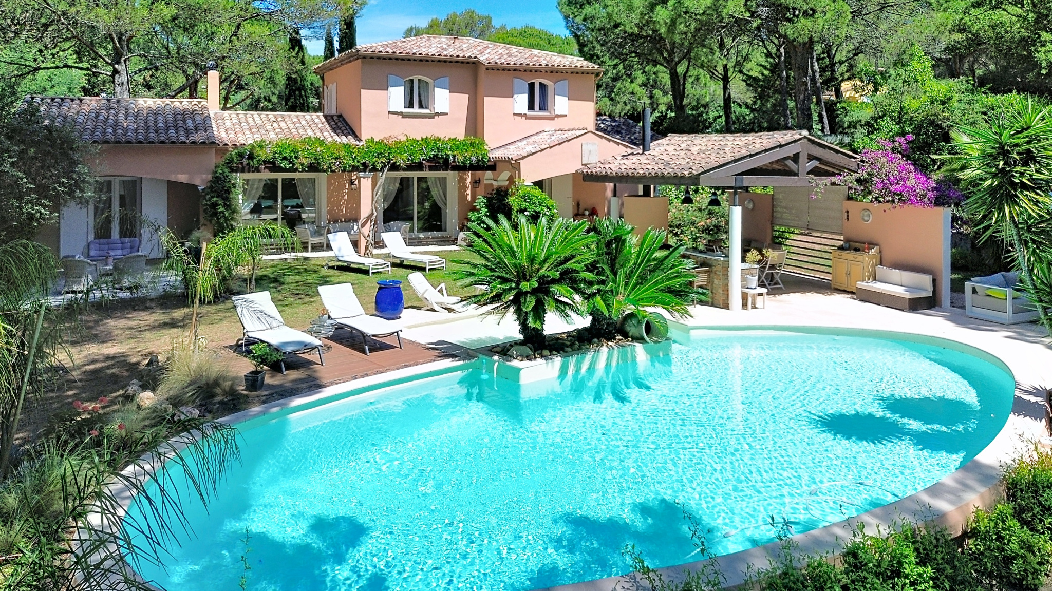 VILLA 7 PIECES / 2115 M2 DE TERRAIN
