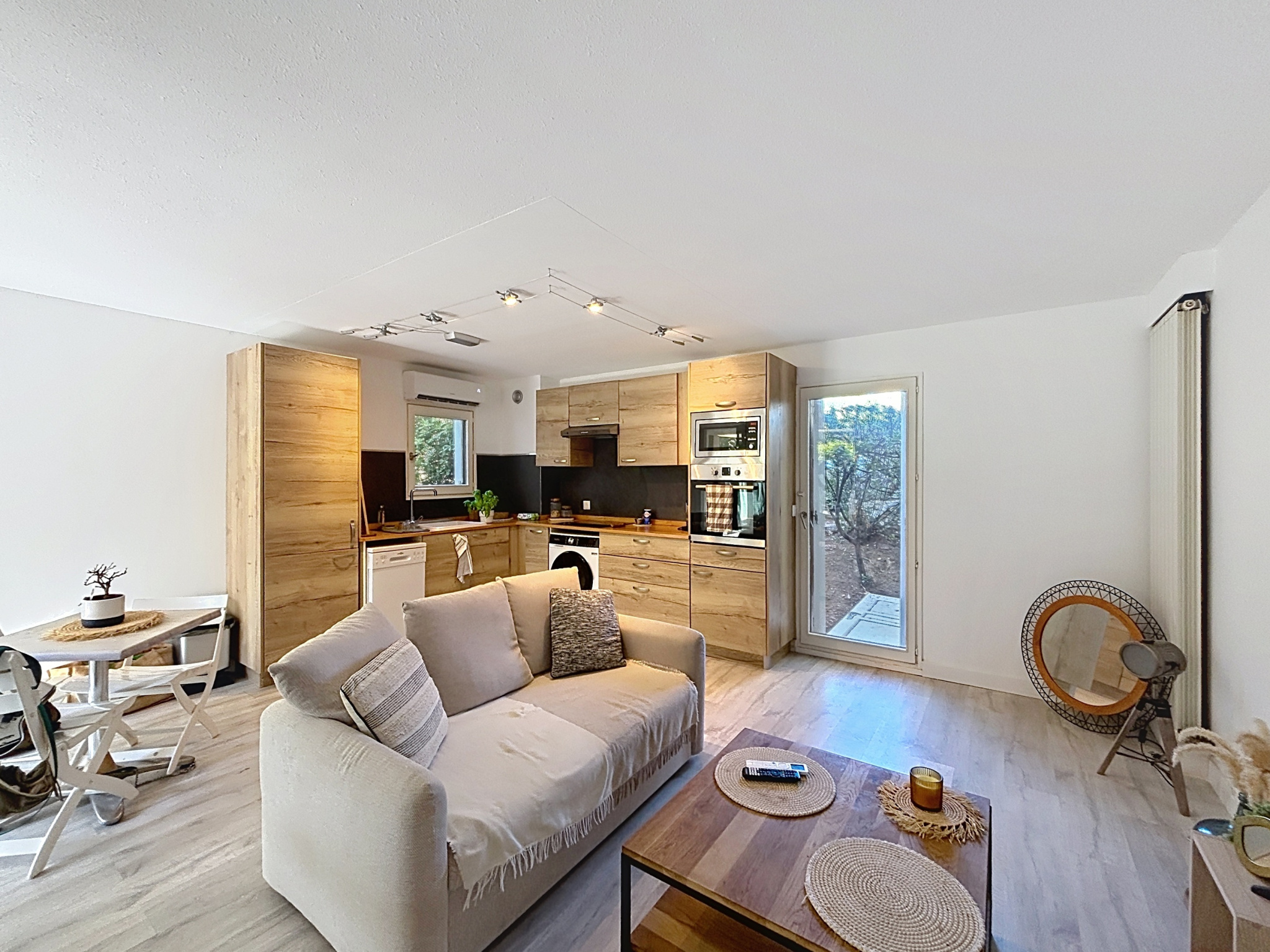 APPARTEMENT 2 PIECES – SANTA LUCIA