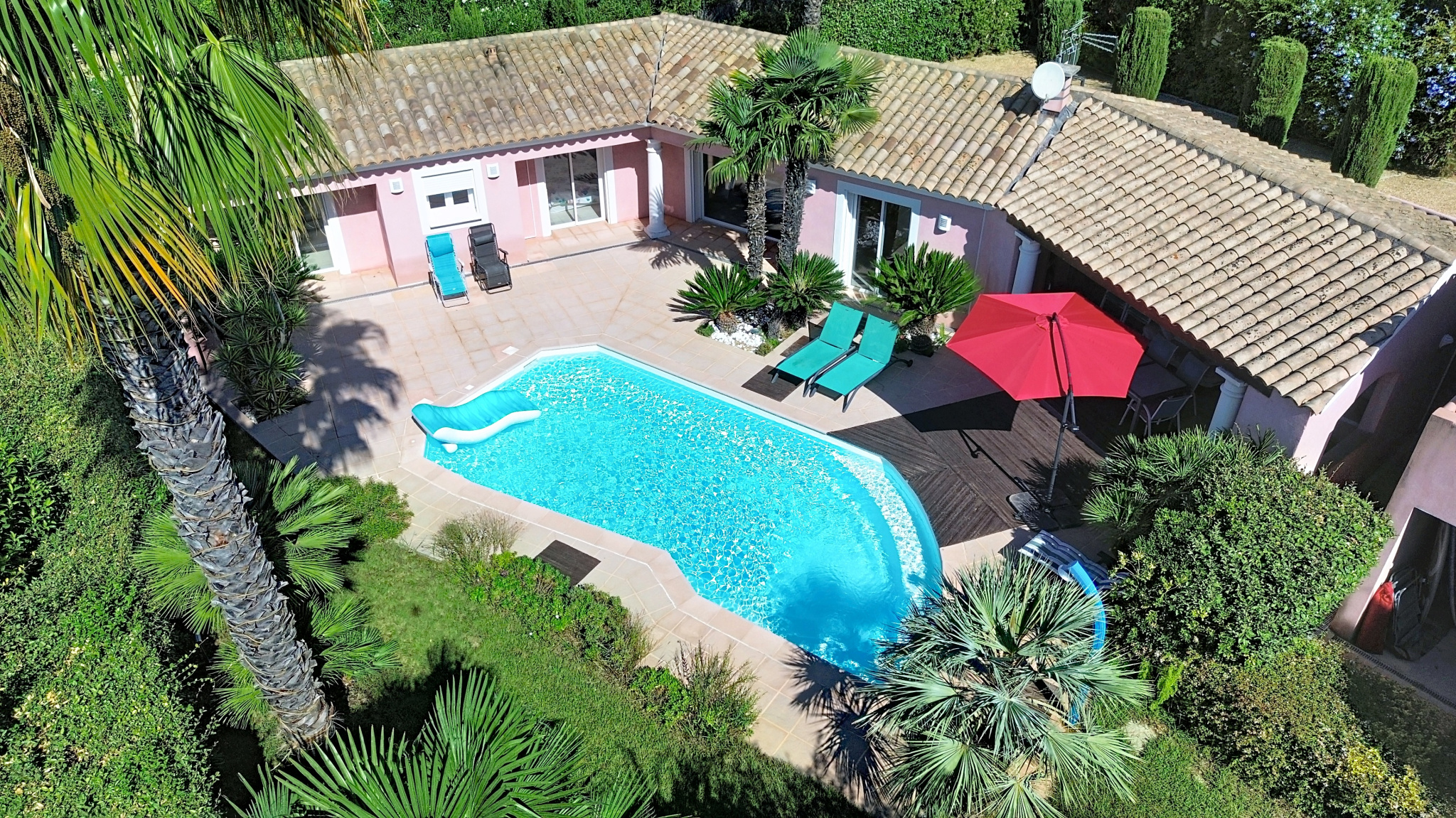 VILLA 5 PIECES 120 M2 / 800 M2